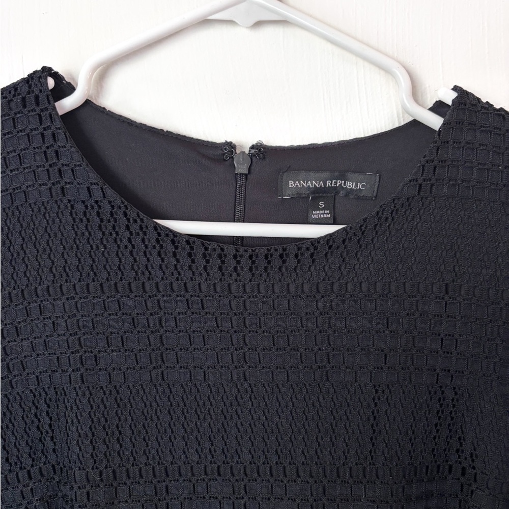 Banana Republic Top Black Crochet Knit - Picture 3 of 7